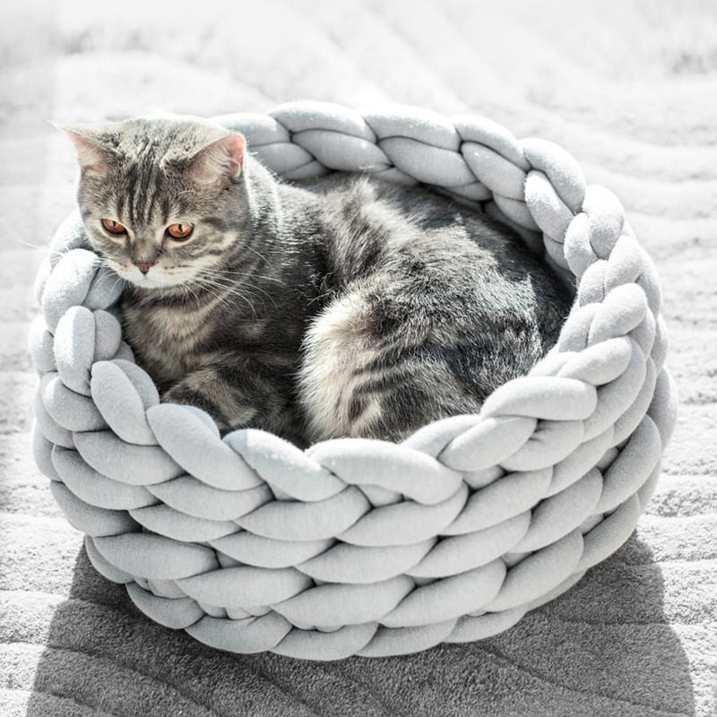 Braided Cat Bed - Warm, Cozy Indoor Sleeping Cave